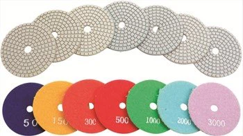 Qual a diferença entre uma lâmina ou disco de serra com dentes retos e uma com dentes espaçados?