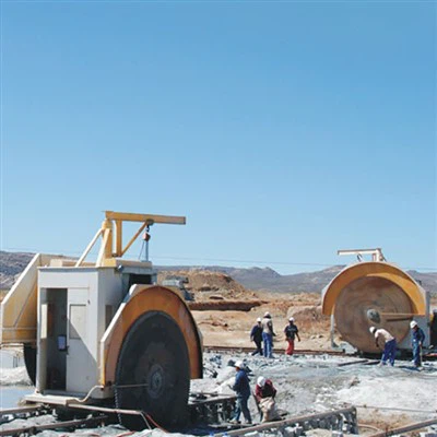 Máquina de Mineração e Pedreira de Granito